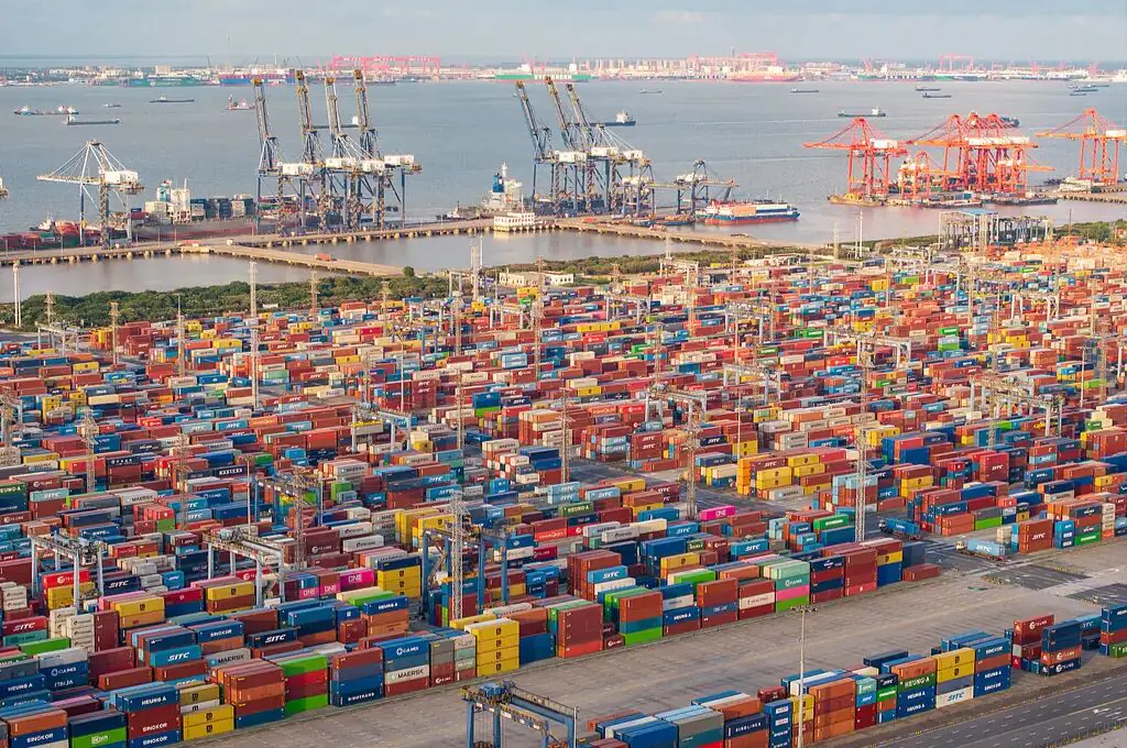 Ningbo Port vs Shanghai Port: How Yiwu Trading Companies Select the Right Shipping Port for Global Wholesalers 10 shanghai-port