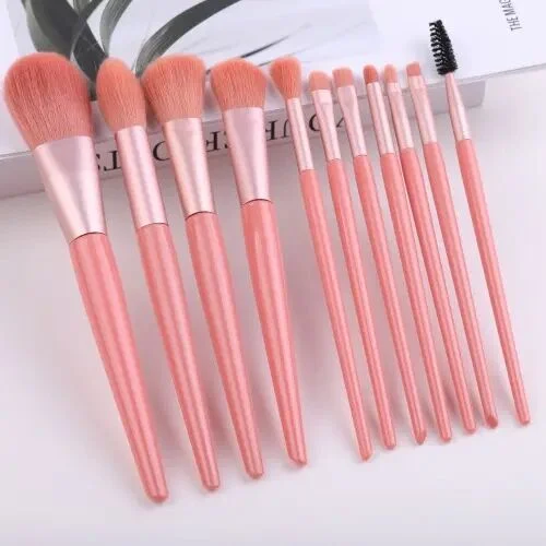 30 Hot Selling Products to Import from China with High Profit Potential 46 makeup-brushes-from-yiwu-wholesale-market