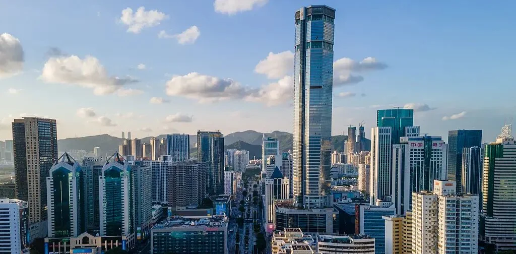 Yiwu vs Shenzhen vs Guangzhou: Which China Sourcing Hub Is Right for You? 15 shenzhen-huaqiangbei-market